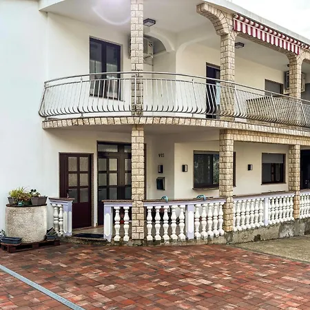 1 Bedroom Stunning In Apartament Supetarska Draga
