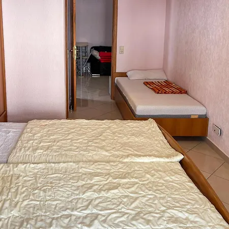 Apartament 1 Bedroom Stunning In *