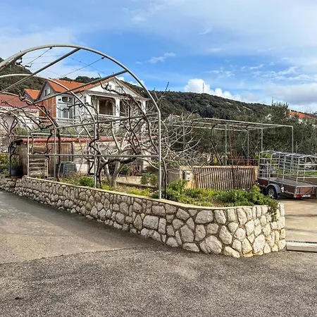 1 Bedroom Stunning In Supetarska Draga