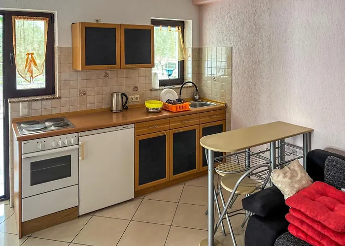 1 Bedroom Stunning In *