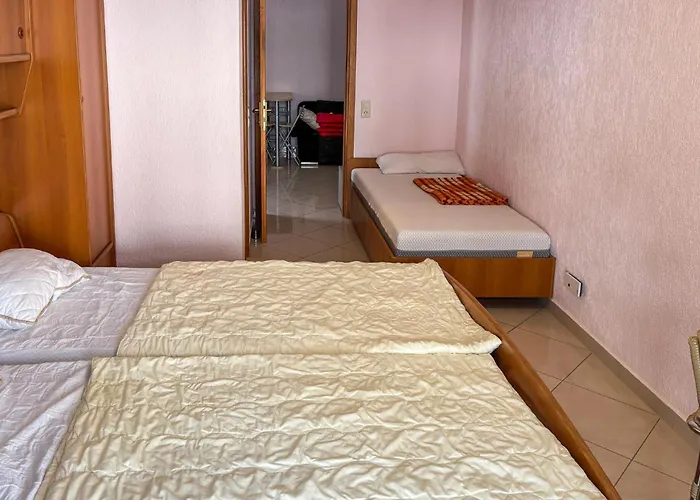 Apartament 1 Bedroom Stunning In *