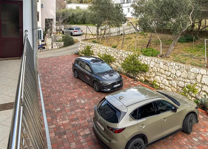 1 Bedroom Stunning In Apartament *