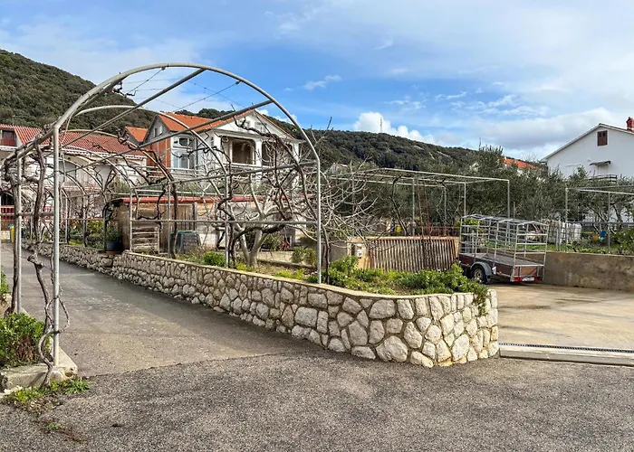 1 Bedroom Stunning In Supetarska Draga